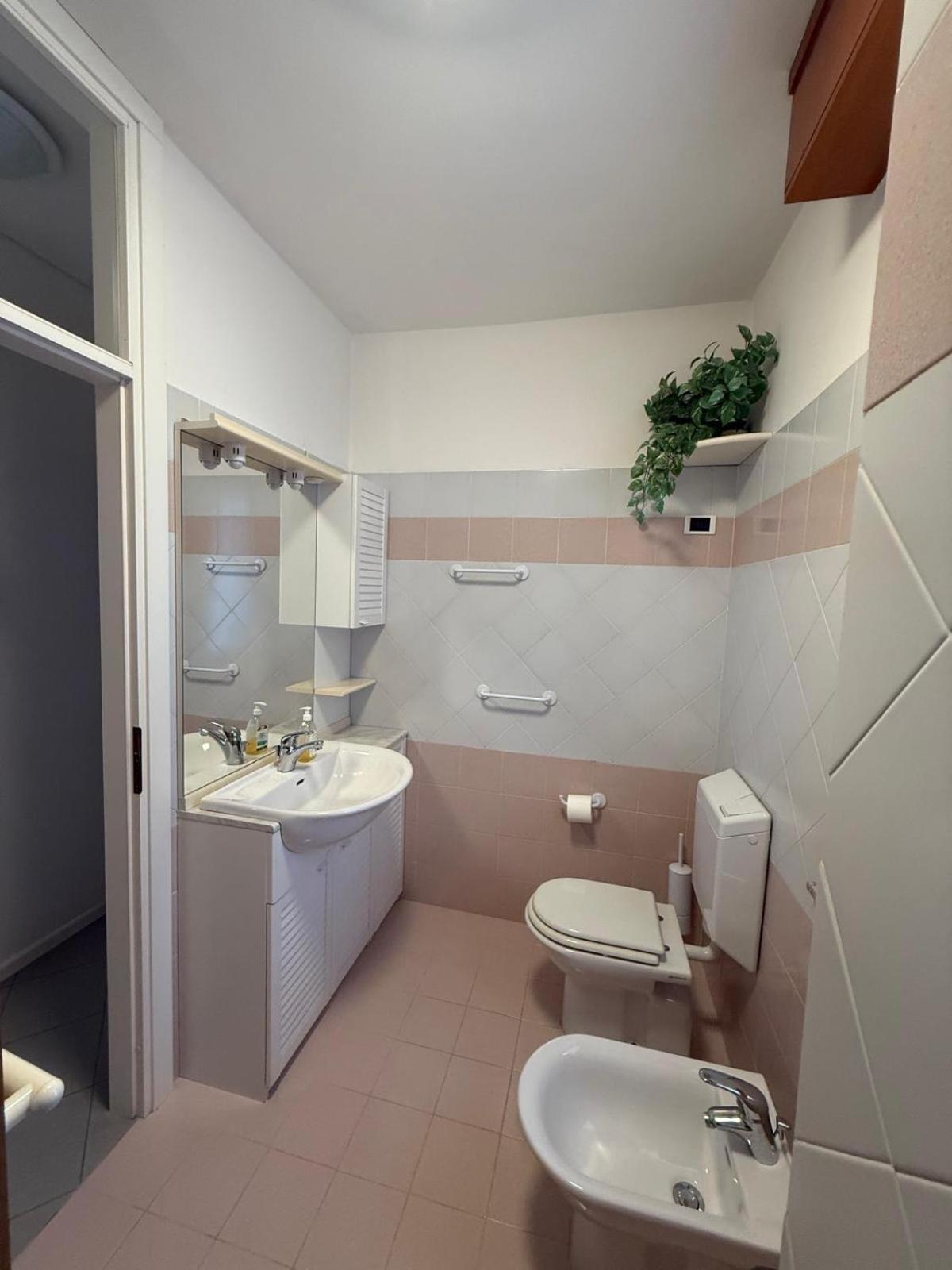 Gracious Apartment Located In The Heart Of Lignano Lignano Sabbiadoro Exterior photo